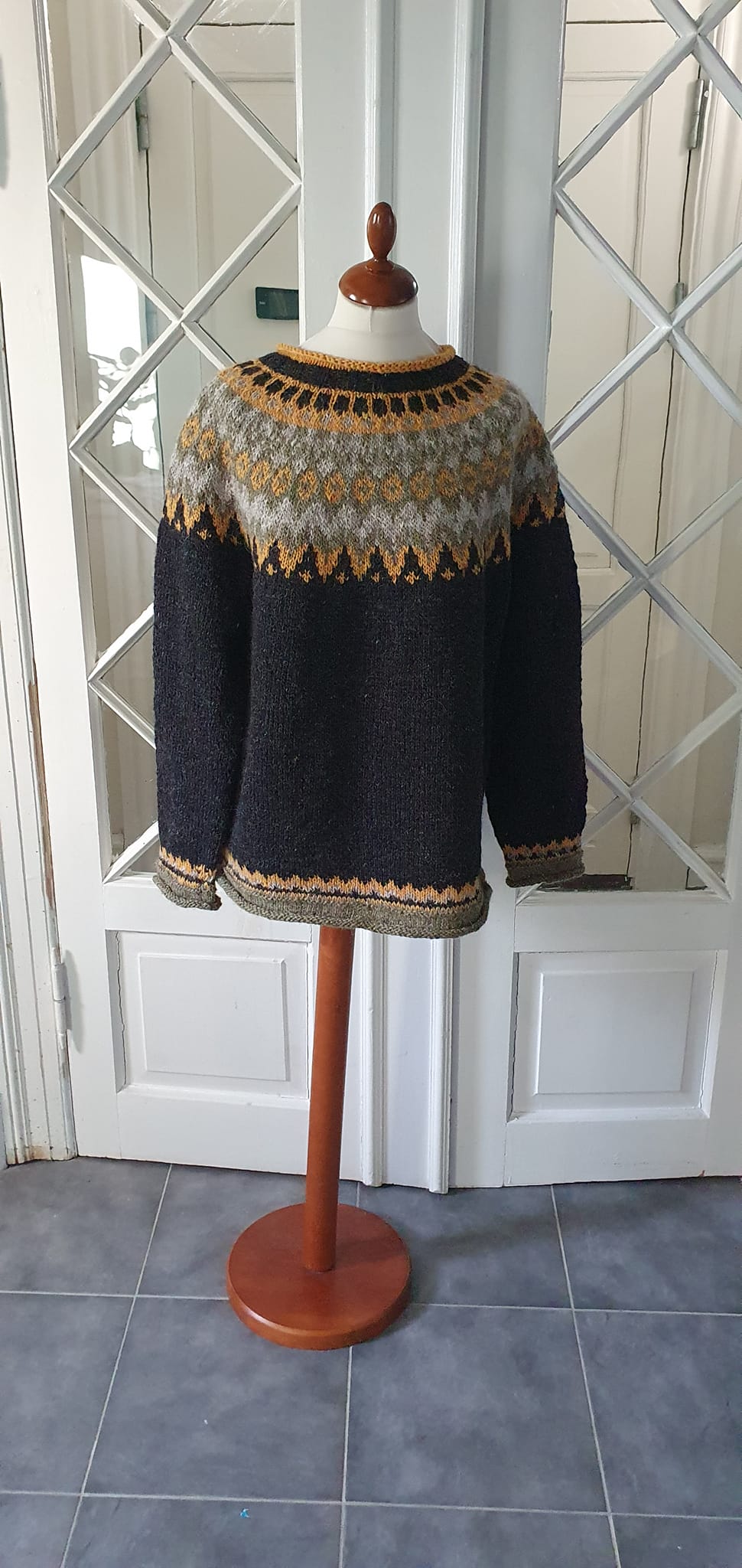 Sweaters Håndstrikket I 100 % Islandskuld  Unika Størrelse XL/XXL
